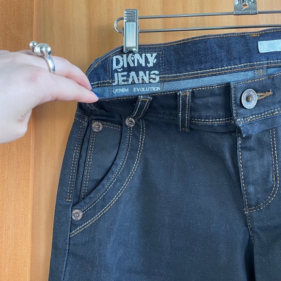 DKNY DARK Low-rise Unwashed Jeans Wide Straight Leg NWT - Picture 5 of 15